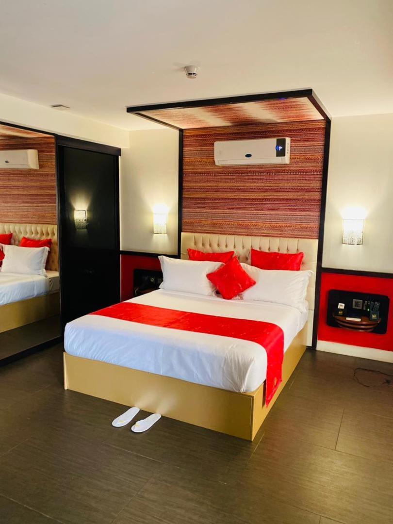 Boun'S Hotel Yaounde Ngoại thất bức ảnh