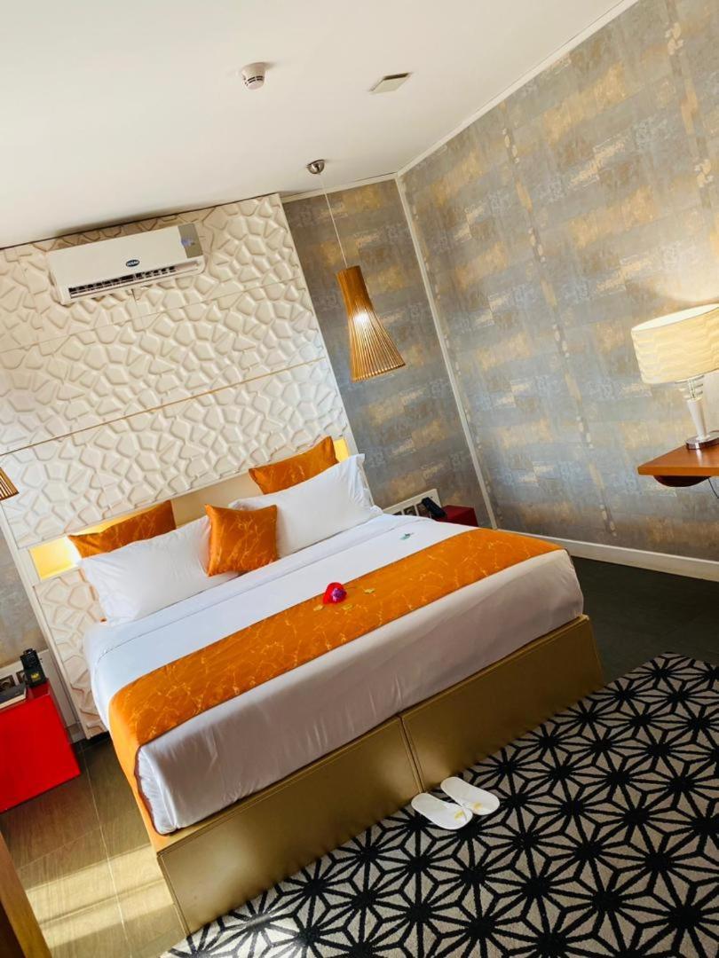Boun'S Hotel Yaounde Ngoại thất bức ảnh