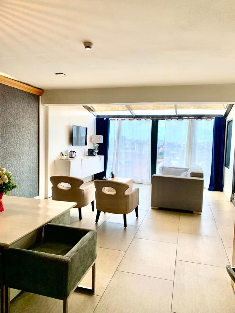 Boun'S Hotel Yaounde Ngoại thất bức ảnh