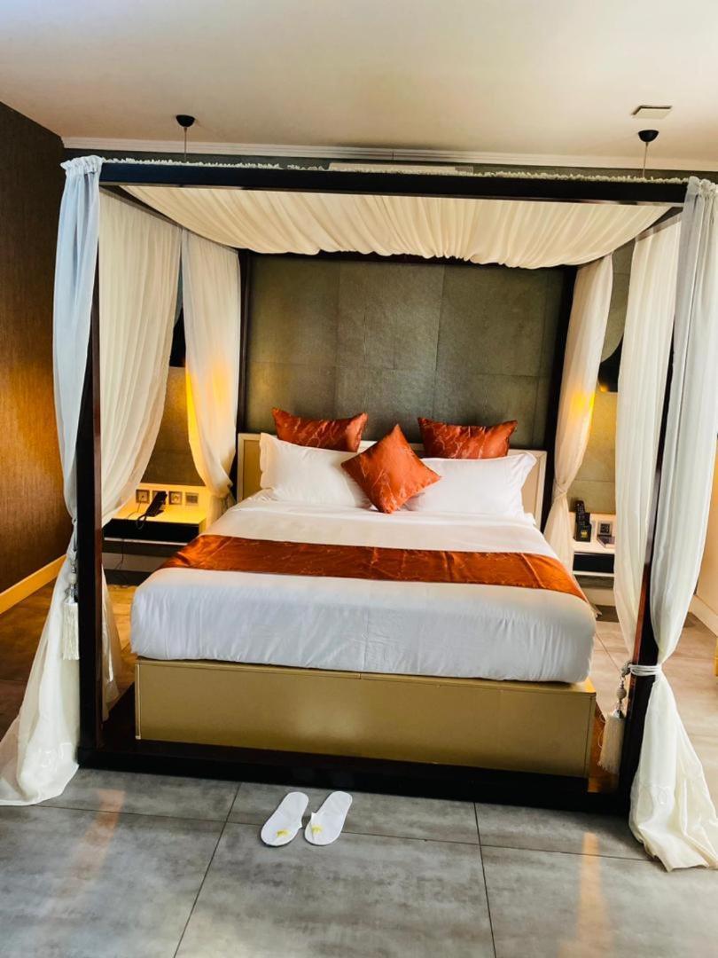 Boun'S Hotel Yaounde Ngoại thất bức ảnh