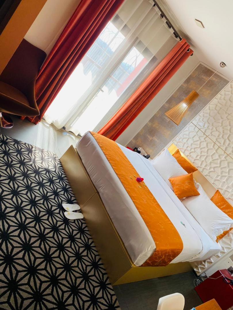 Boun'S Hotel Yaounde Ngoại thất bức ảnh