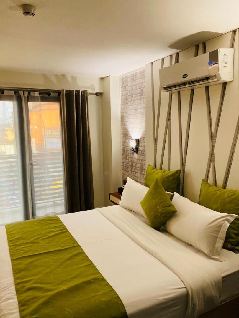 Boun'S Hotel Yaounde Ngoại thất bức ảnh